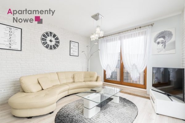 Spacious, two-bedroom apartment 80 sqm in a luxury complex "Browar Lubicz"