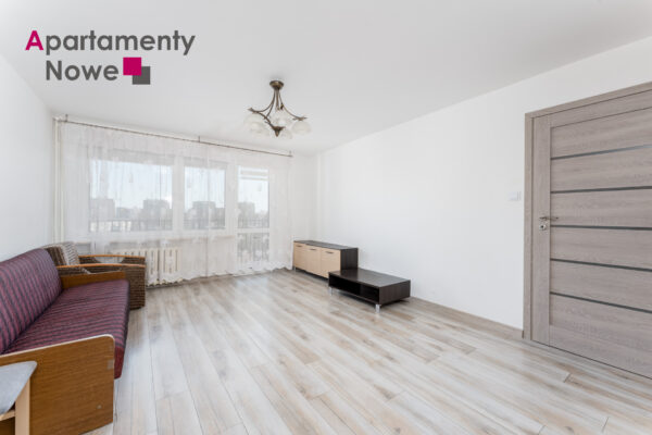 Spacious, two-room apartment 47m2 with a separate kitchen, Fieldorfa-Nila 1B Street