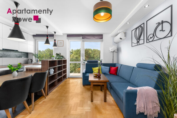 A spacious, two-level, air-conditioned apartment of 65 m2 with a beautiful view of the green areas at ul. Szuwarowa 5
