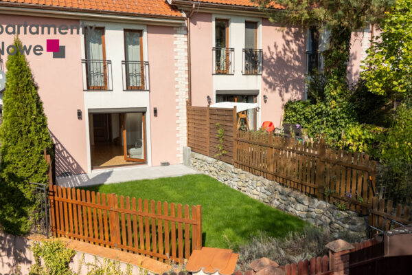 Comfortable 3-level terraced house (126.42 m²) with a garden and garage – Zielonki, Galicyjska Street